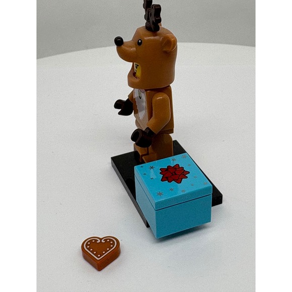 LEGO Reindeer Costume Minifigure Christmas Holiday Present Box Gingerbread Heart - Picture 5 of 6